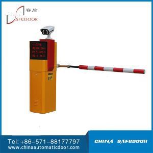 Automatische Barriere mit CCTV-Kamera